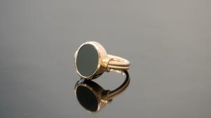 Siegelring von Spitzbarth Juwelier